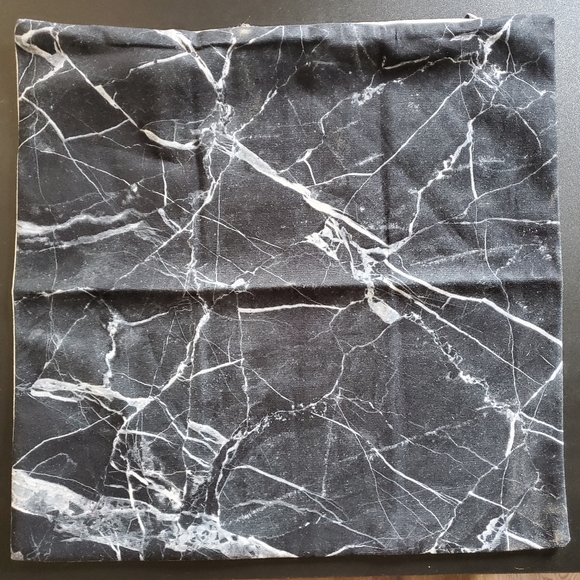Black & white marbled pillow cover - Picture 1 of 1